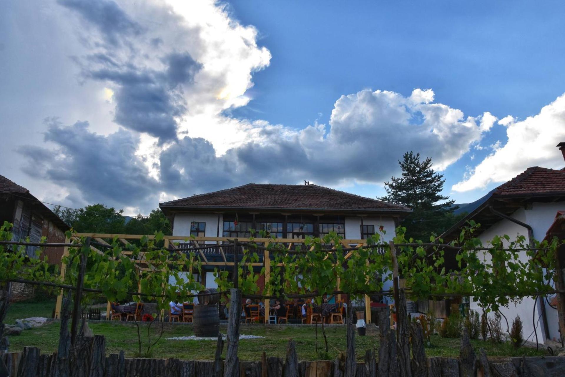 Corbadziski An Ethno House Bed & Breakfast Vratnica Dış mekan fotoğraf